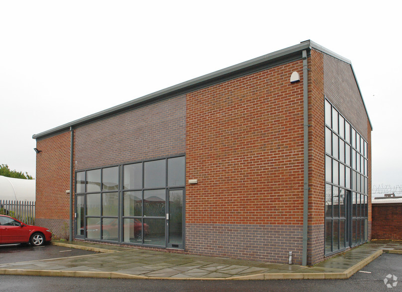 Old Court House Rd, Wirral for lease - Primary Photo - Image 1 of 2