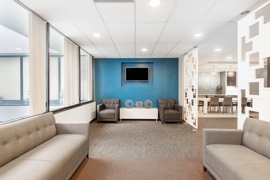 1979 Marcus Ave, Lake Success, NY for lease - Interior Photo - Image 3 of 9