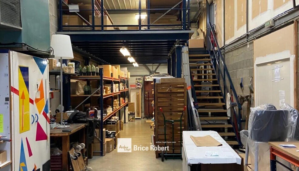 Flex in Marcilly D Azergues for lease - Interior Photo - Image 3 of 6