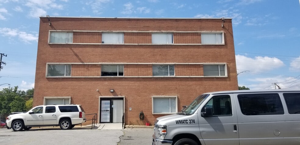 6401 New Hampshire Ave, Hyattsville, MD for lease - Building Photo - Image 3 of 6