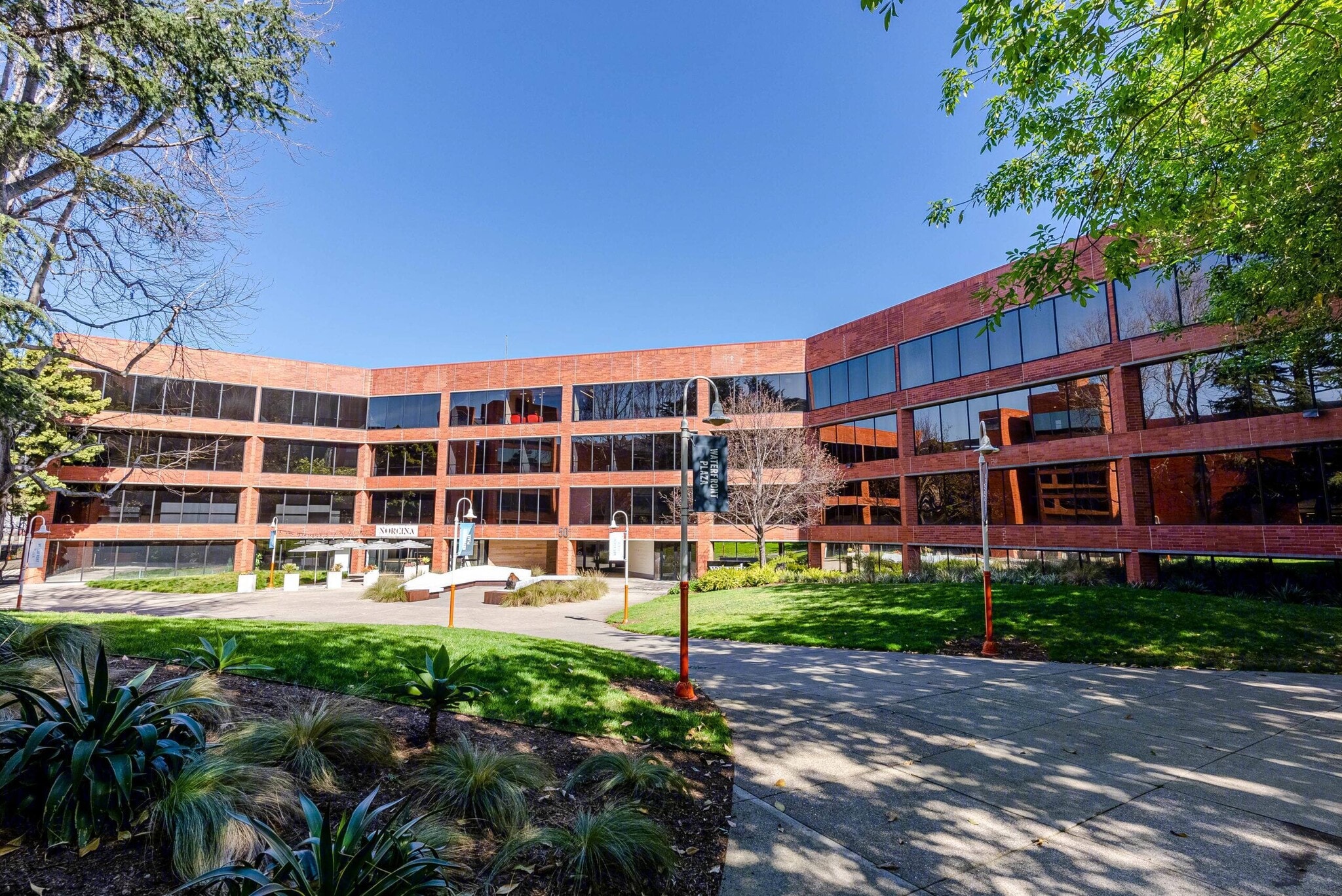50 Francisco St, San Francisco, CA à louer Photo du bâtiment- Image 1 de 3