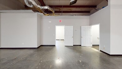 3663-3673 Alamance Rd, Burlington, NC à louer Photo intérieure- Image 1 de 2