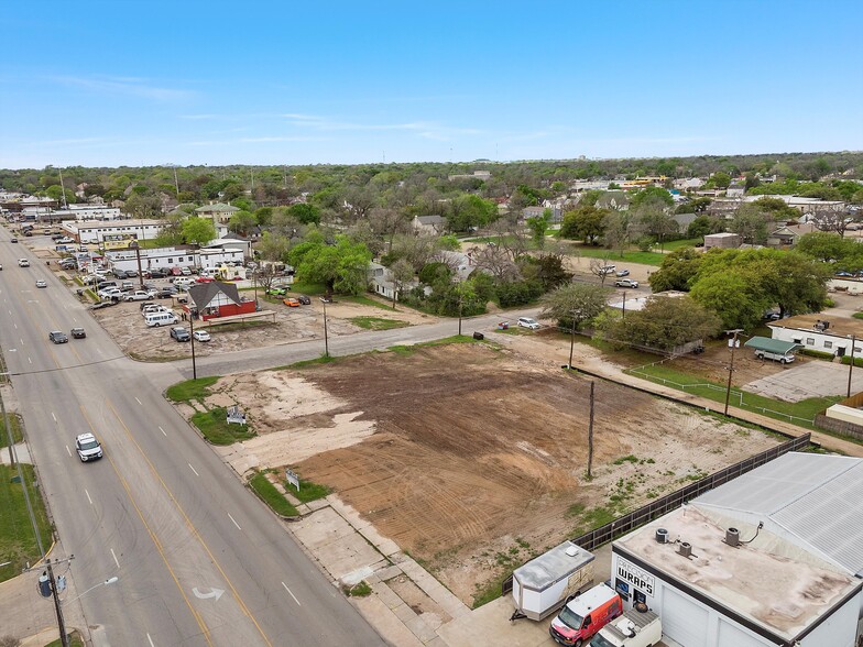 2215 Franklin Ave, Waco, TX for sale - Aerial - Image 2 of 6