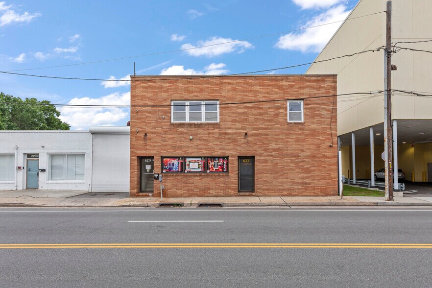 625-633 W Merrick Rd, Valley Stream, NY à louer - Photo du bâtiment - Image 3 de 9