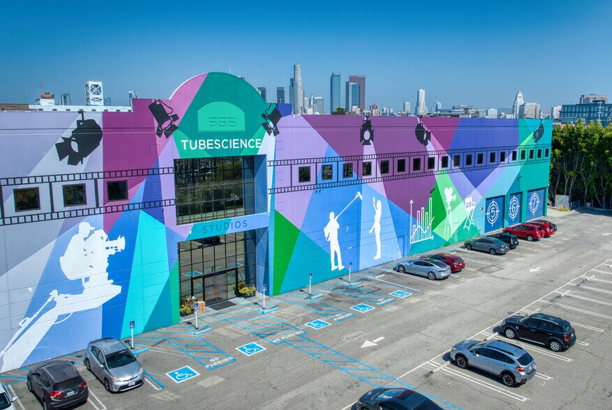 655 S Santa Fe Ave, Los Angeles, CA à louer - Photo du bâtiment - Image 2 de 11