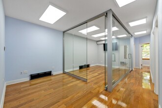 4401 Queens Blvd, Sunnyside, NY for lease Interior Photo- Image 1 of 16