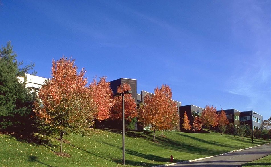 1500 Valley Rd, Wayne, NJ à louer - Photo du bâtiment - Image 2 de 3