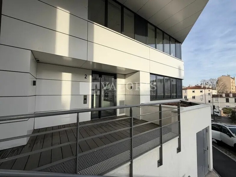 Office in Tassin-la-Demi-Lune for lease - Building Photo - Image 3 of 13