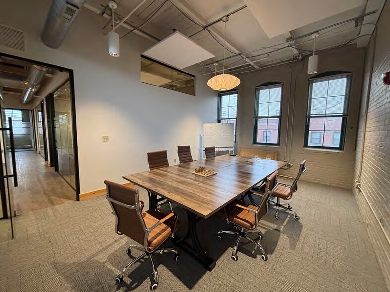 2900 Detroit Ave, Cleveland, OH à vendre - Photo du bâtiment - Image 2 de 12
