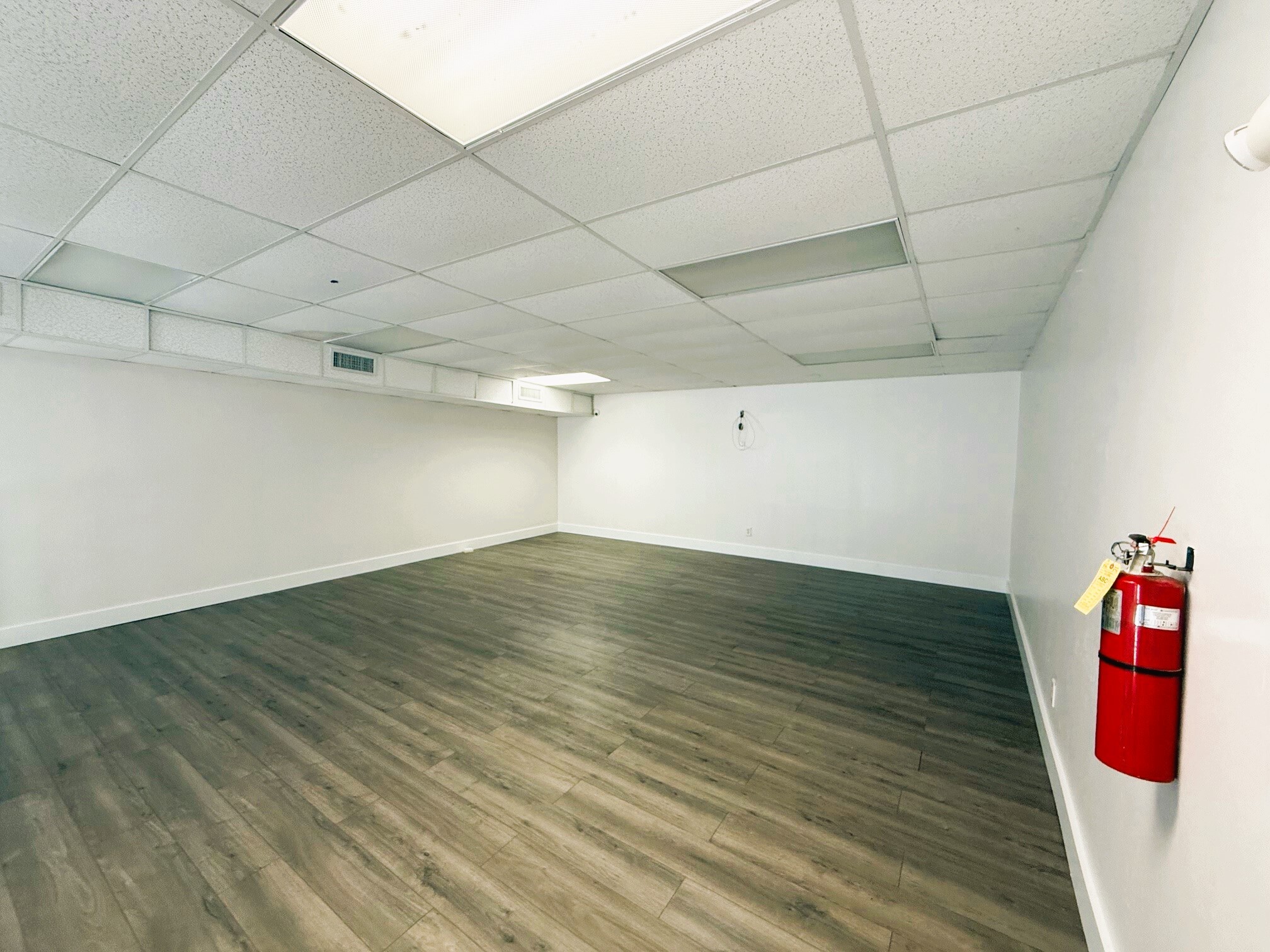 1085 Business Ln, Naples, FL à louer Photo intérieure- Image 1 de 11