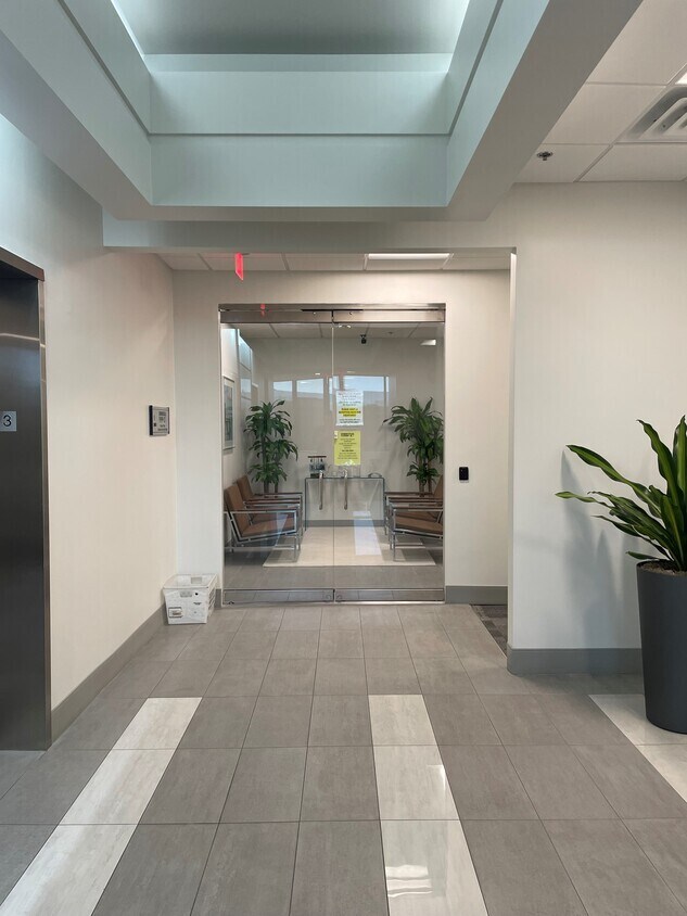 4800 N Federal Hwy, Boca Raton, FL 33431 - Unit D300 -  - Interior Photo - Image 1 of 11