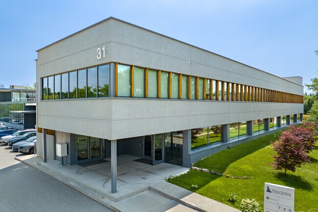 Plus de détails pour 31 Scarsdale Rd, Toronto, ON - Bureau à louer
