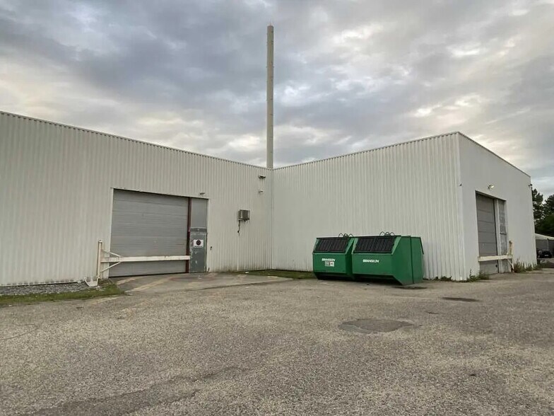Avenue Gustave Eiffel, Pessac à louer - Photo du bâtiment - Image 2 de 14