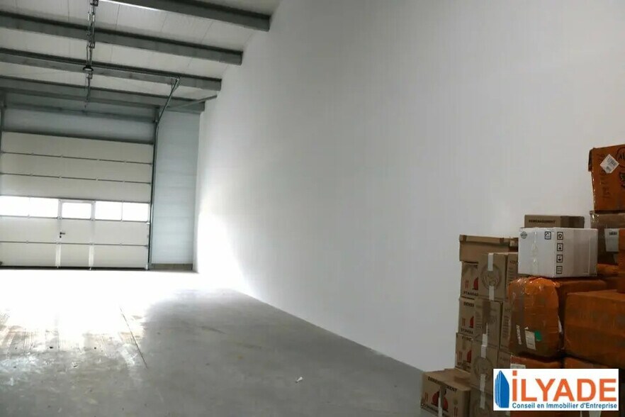 Flex in Rousset for lease - Building Photo - Image 1 of 9