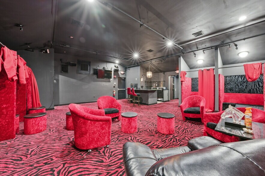 238 Highway 34, Old Bridge, NJ à vendre - Photo du bâtiment - Image 2 de 82