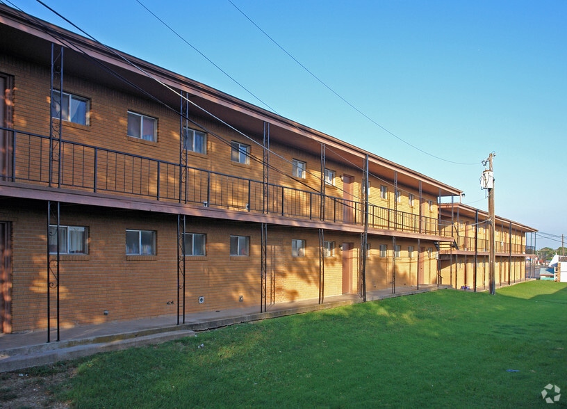 805 W Hallmark Ave, Killeen, TX à vendre - Photo du bâtiment - Image 2 de 2