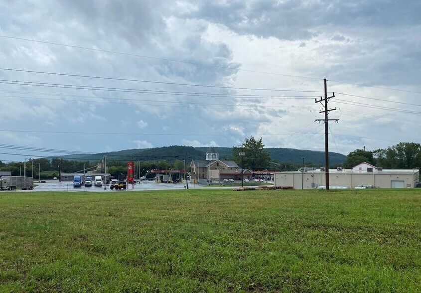 Rt 187 & Lake Rd, Towanda, PA à vendre - Photo principale - Image 1 de 2