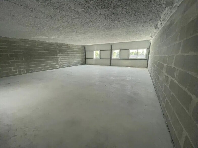 Industriel dans Saint-Herblain à vendre - Photo du bâtiment - Image 3 de 6