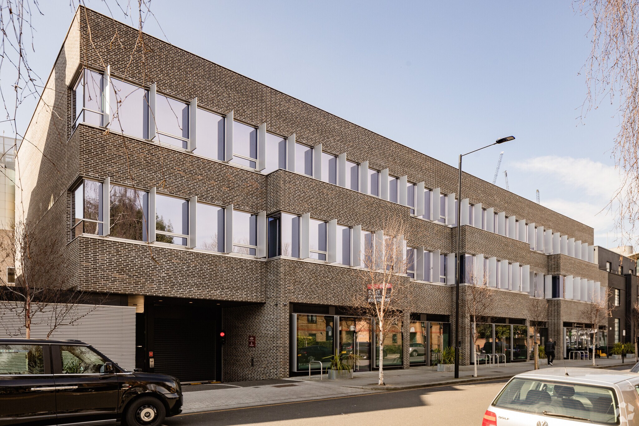 99-111 Freston Rd, Londres à louer Photo principale- Image 1 de 3