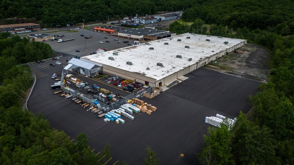 840 Scranton Carbondale Hwy, Eynon, PA for lease - Building Photo - Image 3 of 13