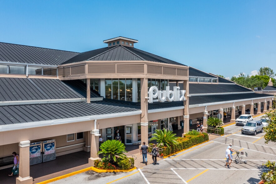 7055-7301 Radio Rd, Naples, FL for lease - Building Photo - Image 2 of 4