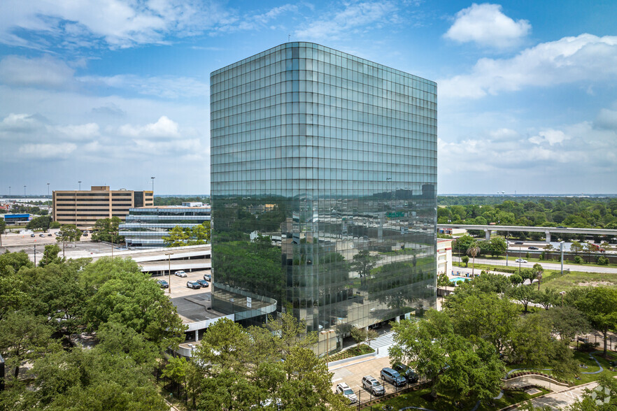 100 Glenborough Dr, Houston, TX à louer - Photo principale - Image 1 de 26