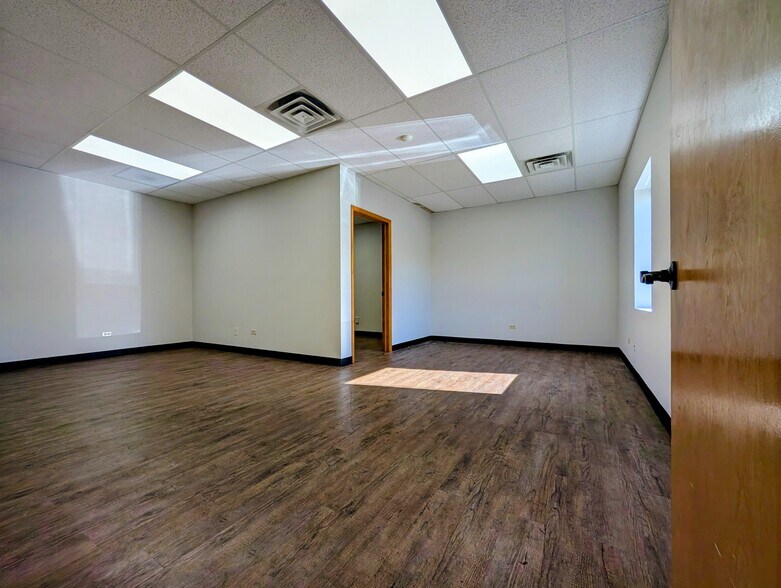 15507 S Route 59, Plainfield, IL à louer - Photo du bâtiment - Image 3 de 21