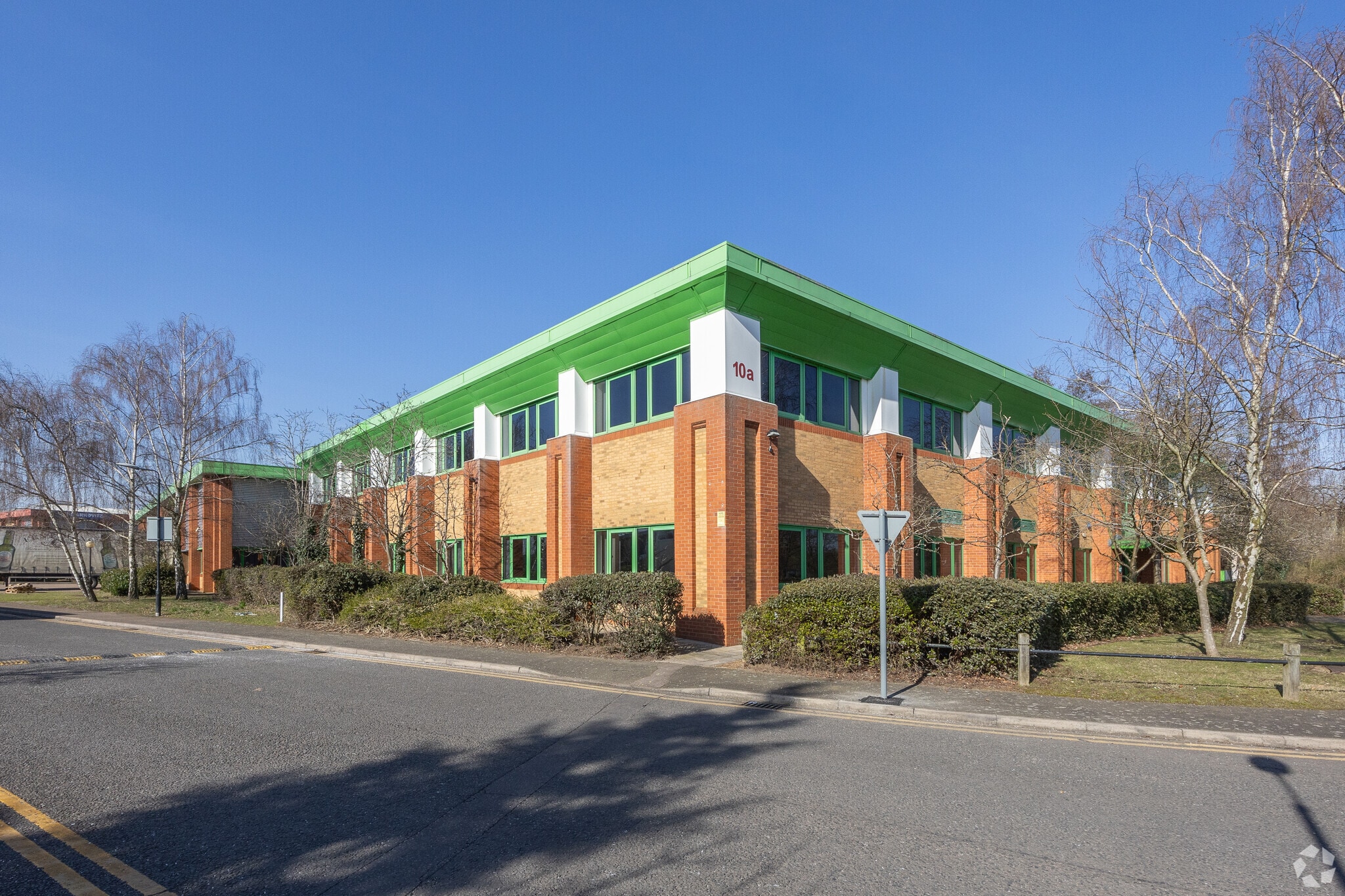 10-11 St Martins Way, Bedford for lease Primary Photo- Image 1 of 3