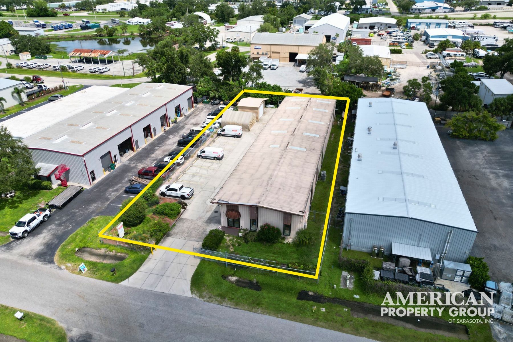 5691 Derek Ave, Sarasota, FL à vendre Photo du bâtiment- Image 1 de 1