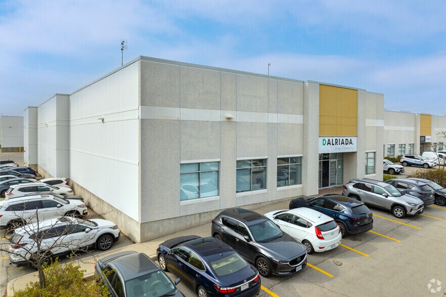 2820 Argentia Rd, Mississauga, ON à louer - Photo du bâtiment - Image 2 de 4