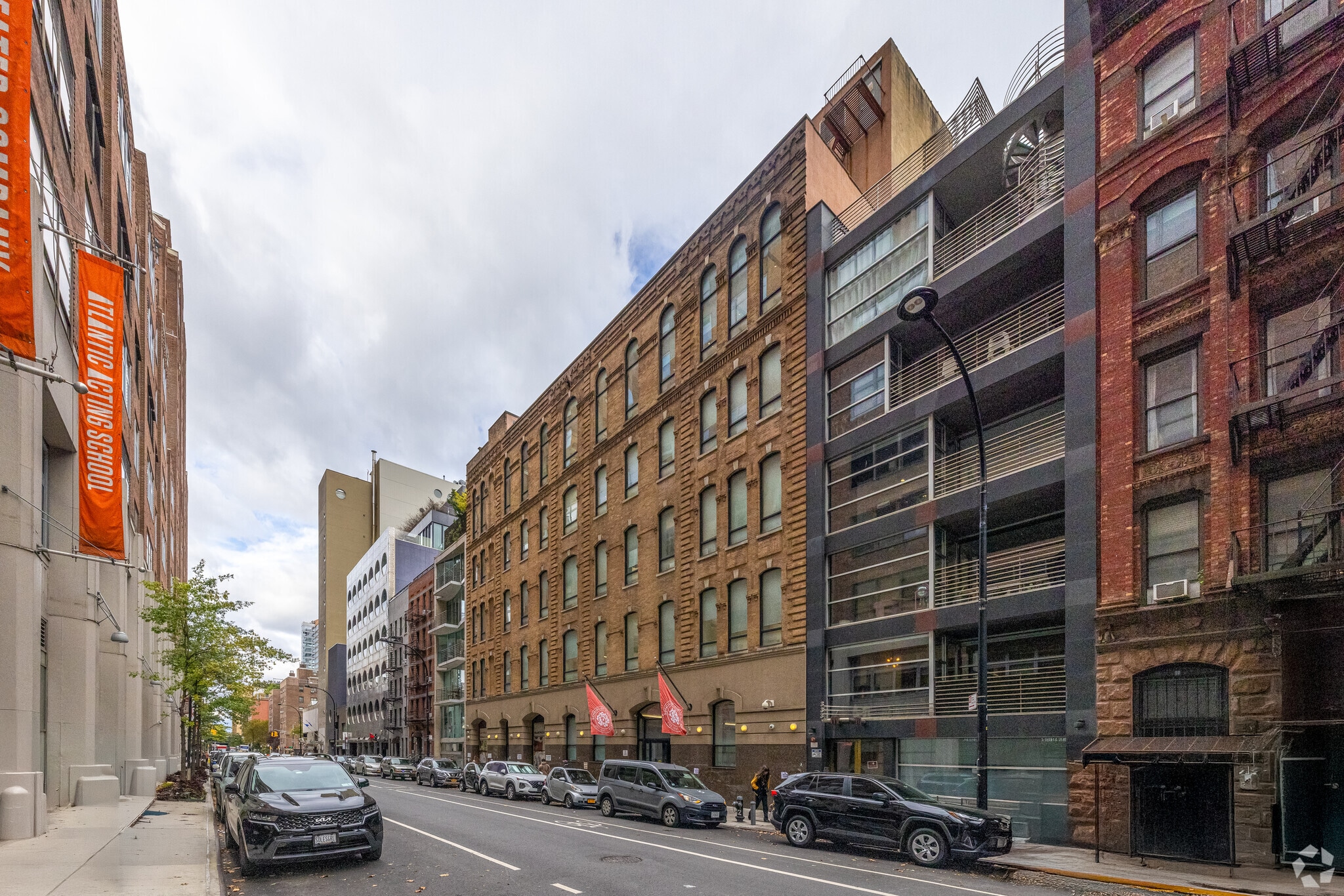 335 W 16th St, New York, NY for lease Primary Photo- Image 1 of 4