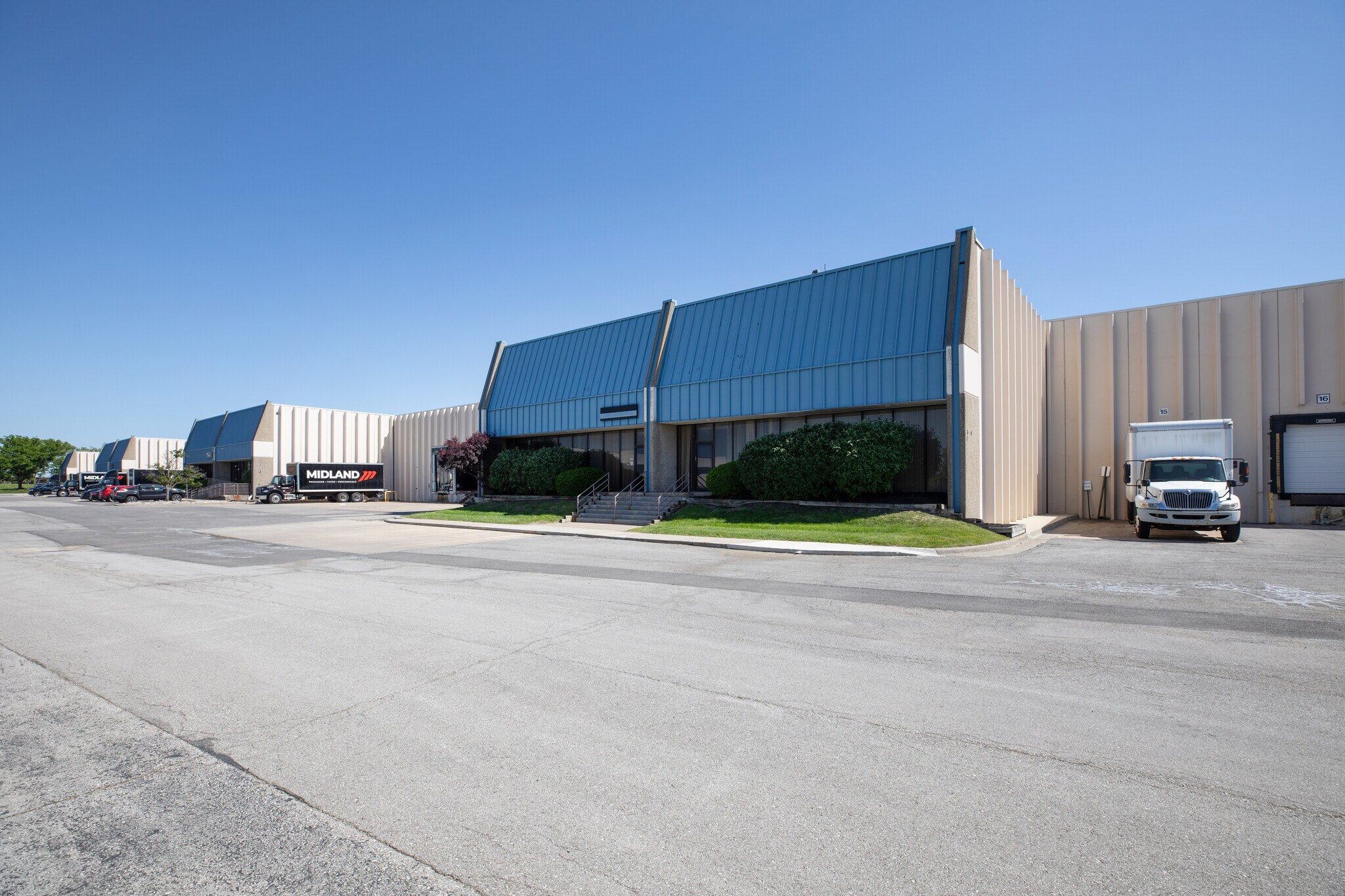 14401-14529 W 100th St, Lenexa, KS à louer Photo du bâtiment- Image 1 de 11