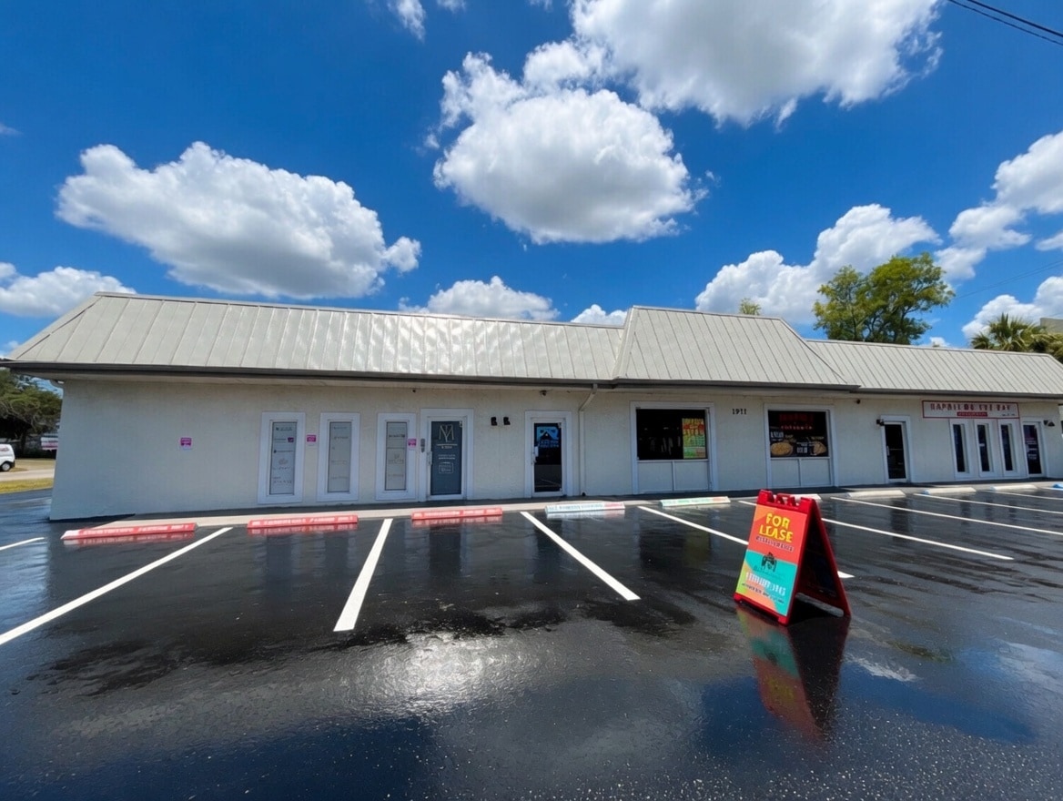 5701 Houchin St, Naples, FL for lease Primary Photo- Image 1 of 22