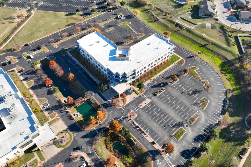 3201 S Austin Ave, Georgetown, TX à louer - Photo du bâtiment - Image 2 de 9