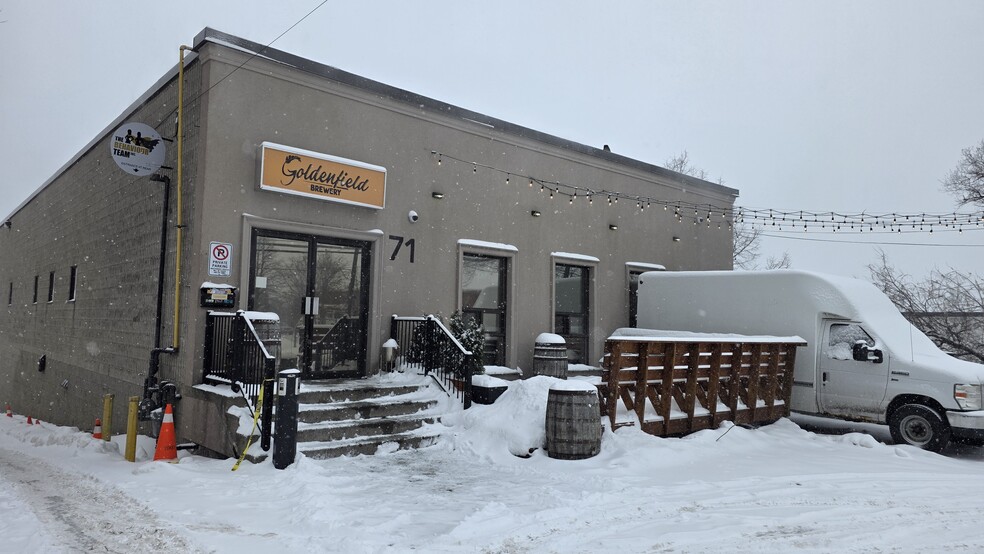 71 Sunrise Ave, Toronto, ON for lease - Primary Photo - Image 1 of 5
