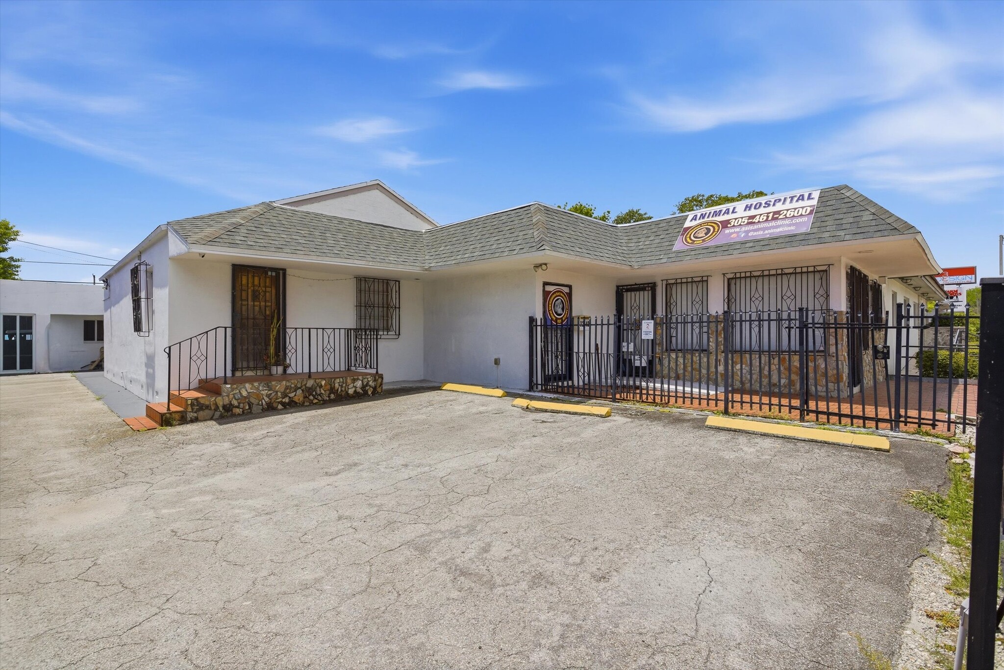 3240 NW 7th St, Miami, FL à vendre Photo du bâtiment- Image 1 de 62