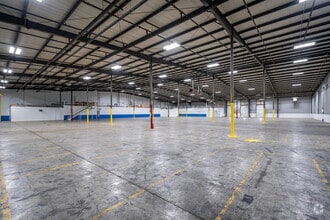 1402 E Hacienda St, Bellville, TX for lease Interior Photo- Image 2 of 5