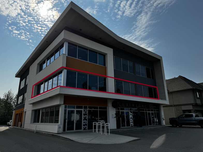 3935 Lakeshore Rd, Kelowna, BC for lease - Building Photo - Image 1 of 13