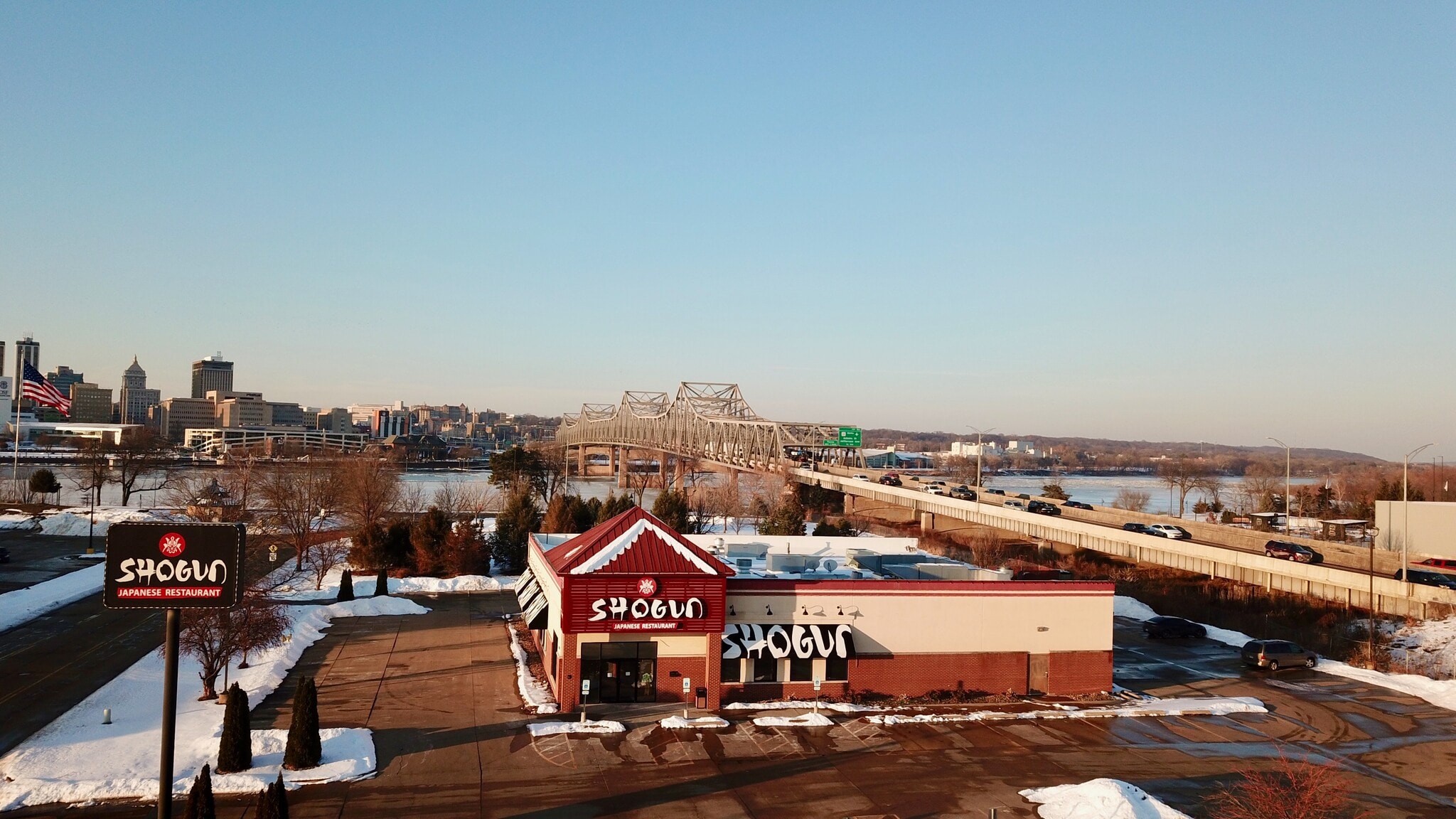1000 Riverside Dr, East Peoria, IL à vendre Photo principale- Image 1 de 5