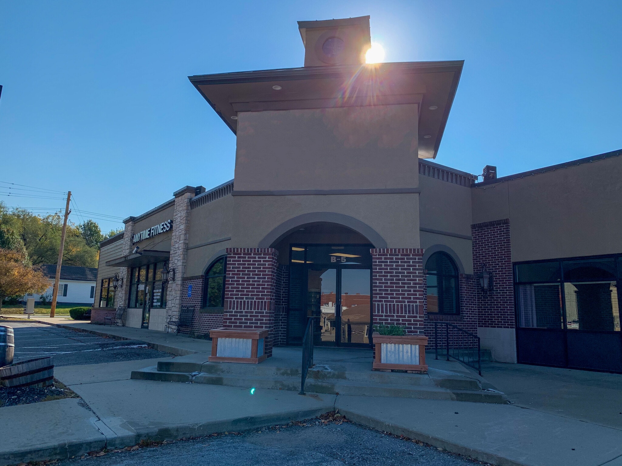 105 S Jefferson Ave, Kearney, MO for lease Building Photo- Image 1 of 4