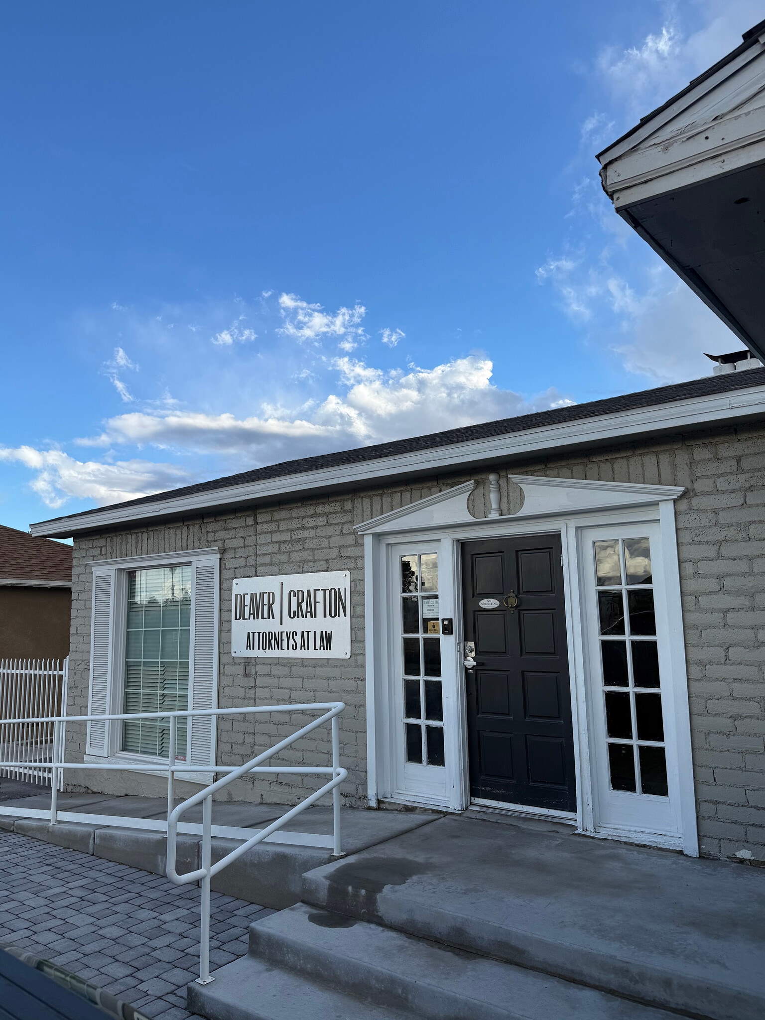 818 E Charleston Blvd, Las Vegas, NV for sale Primary Photo- Image 1 of 12