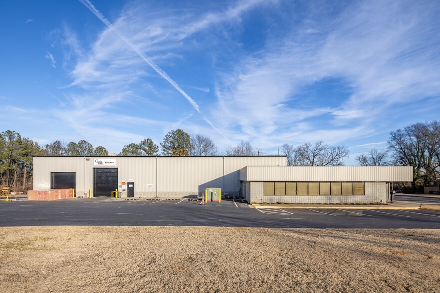 980 Kenmill Dr, Marietta, GA for lease - Building Photo - Image 2 of 8