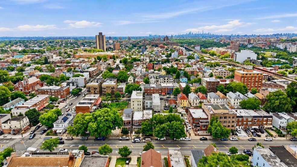 756 E 223rd St, Bronx, NY for sale - Building Photo - Image 3 of 9