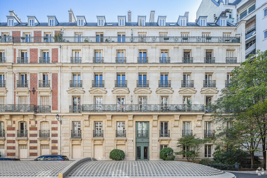 Square Du Roule, Paris for lease - Primary Photo - Image 1 of 3