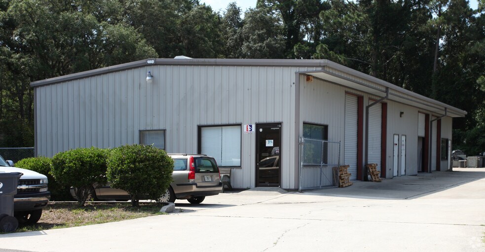 1438 E Oak St, Fernandina Beach, FL à louer - Photo du bâtiment - Image 2 de 34