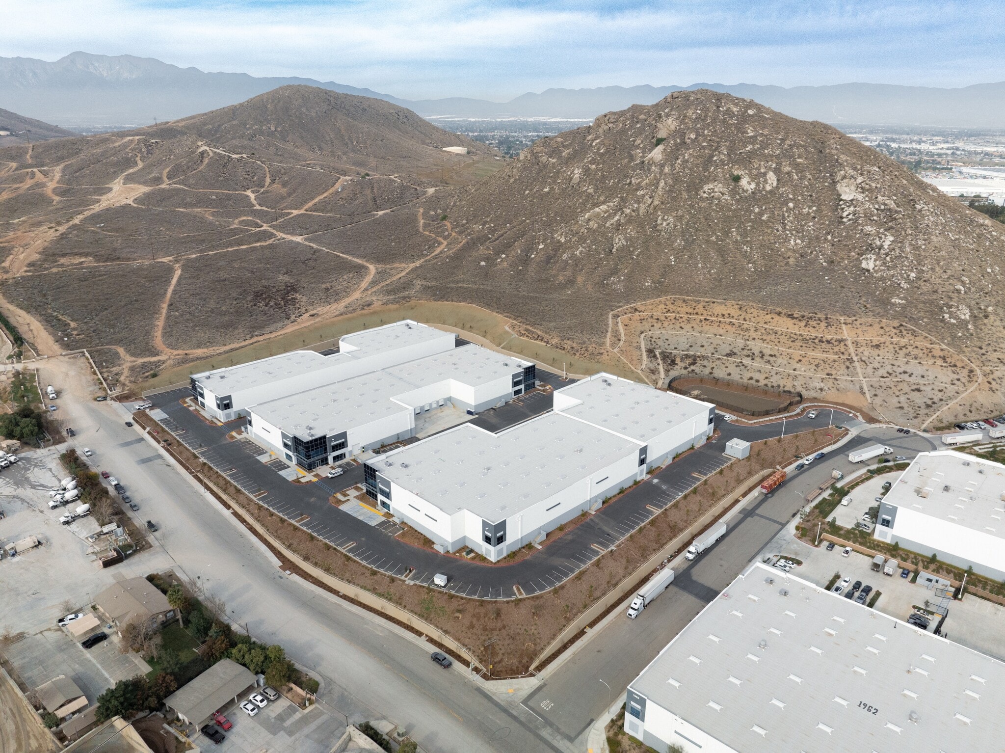 20th St. & Caterpillar Ct, Jurupa Valley, CA for lease Building Photo- Image 1 of 1