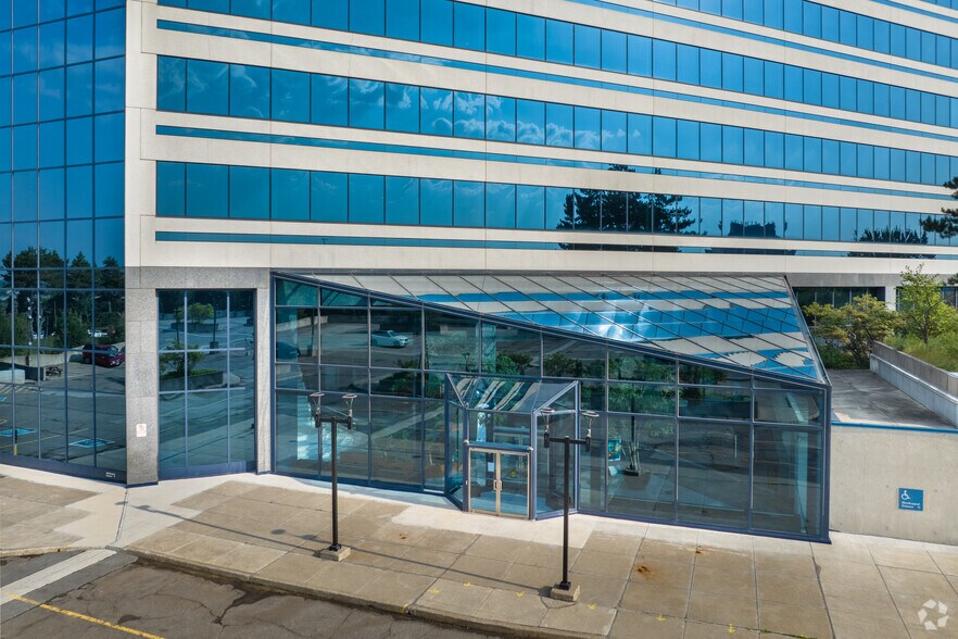 2920 Matheson Blvd E, Mississauga, ON à louer - Photo du bâtiment - Image 3 de 5