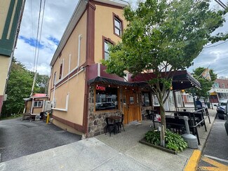 Plus de détails pour 80 Vineyard Ave, Highland, NY - Commerce de détail à vendre