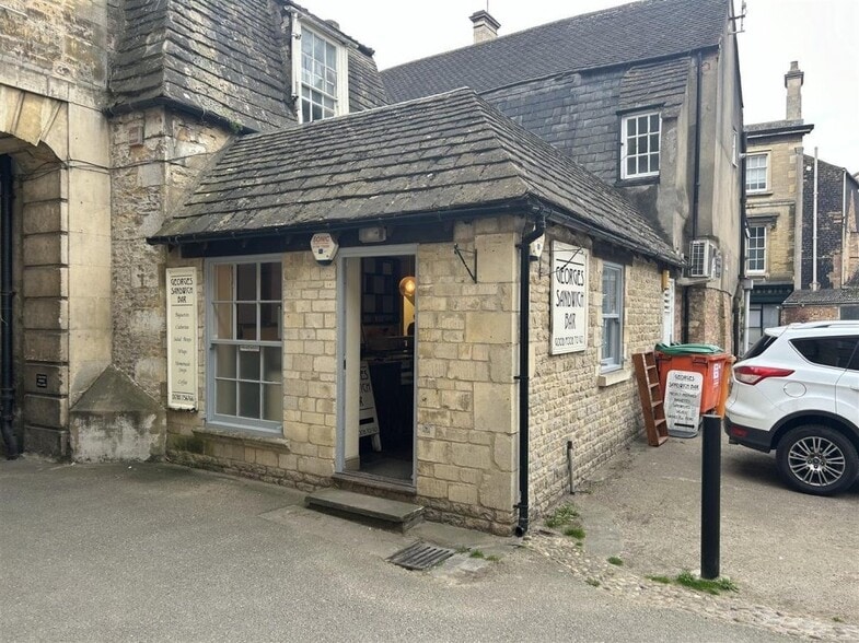 The Gatehouse, 15 St Mary's Street, Stamford for lease - Building Photo - Image 2 of 5