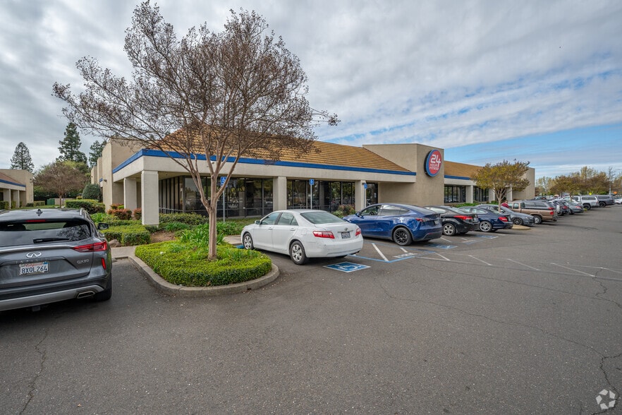 9500 Micron Ave, Sacramento, CA à louer - Photo du bâtiment - Image 2 de 8